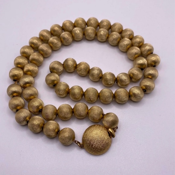 Vintage Monet gold textured spheres ball necklace - Picture 1 of 4